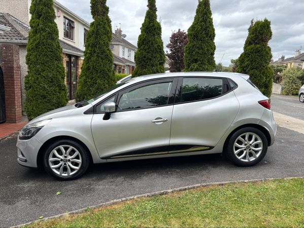 Renault Clio Hatchback, Petrol, 2017, Grey