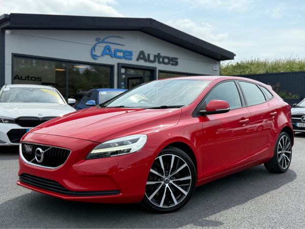 Volvo V40 Hatchback, Diesel, 2018, Red