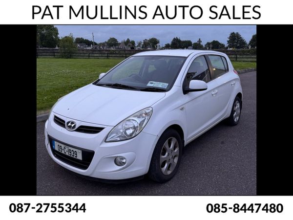 Hyundai i20 Hatchback, Petrol, 2009, White