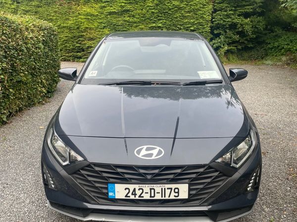 Hyundai i20 Hatchback, Petrol, 2024, Grey