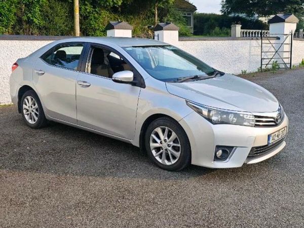 Toyota Corolla Saloon, Diesel, 2014, Silver