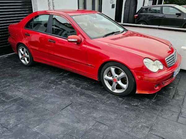 Mercedes-Benz C-Class Saloon, Petrol, 2006, Red