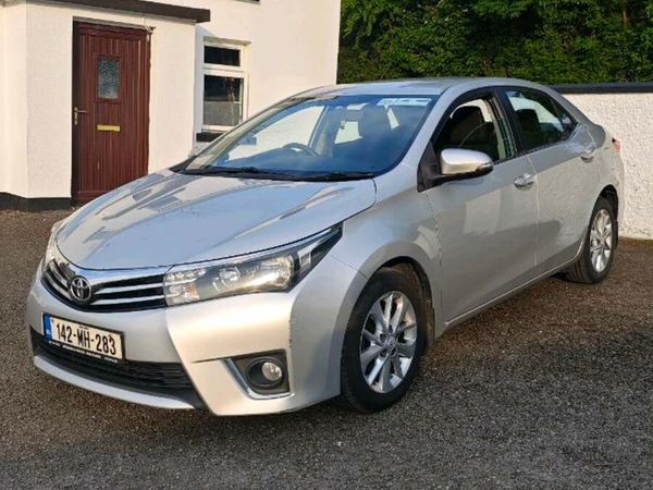 Toyota Corolla Saloon, Diesel, 2014, Silver