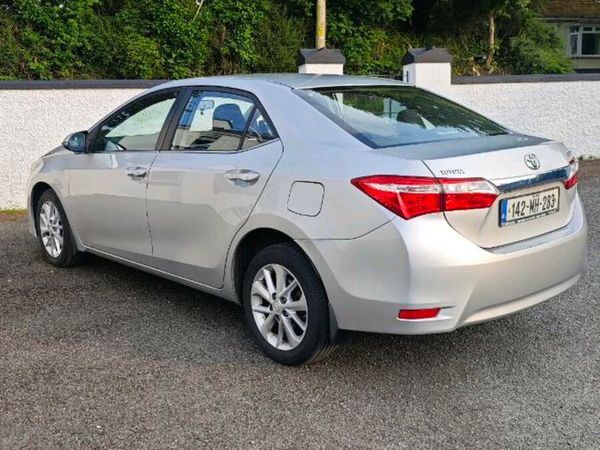 Toyota Corolla Saloon, Diesel, 2014, Silver