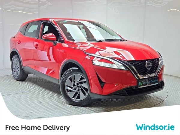 Nissan Qashqai MPV, Petrol, 2023, Red