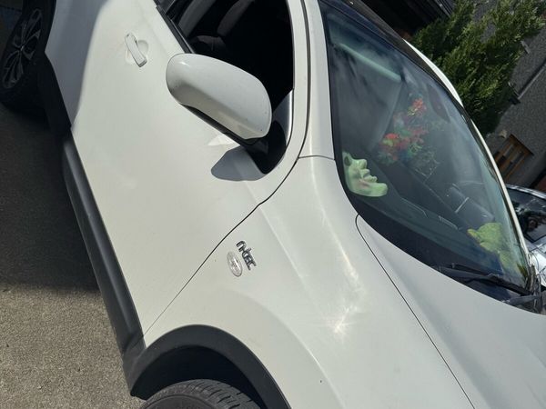 Nissan Qashqai+2 Hatchback, Diesel, 2011, White