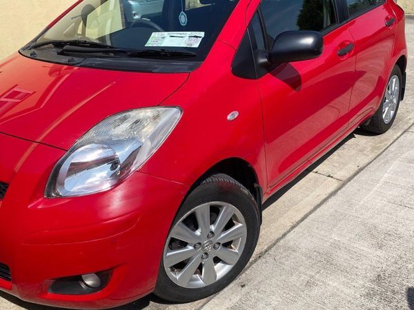 Toyota Yaris Hatchback, Petrol, 2011, Red