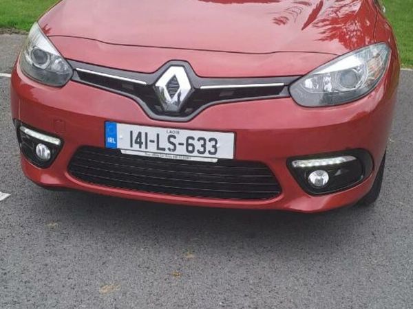 Renault Fluence Saloon, Diesel, 2014, Red