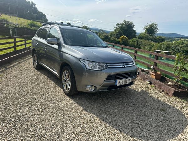 Mitsubishi Outlander SUV, Petrol Plug-in Hybrid, 2015, Grey