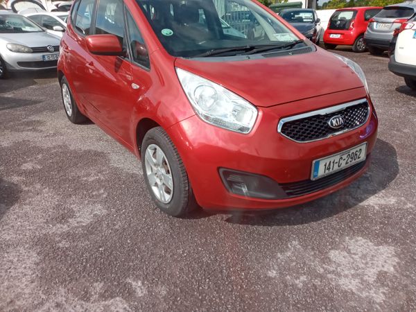 Kia Venga MPV, Petrol, 2014, Red
