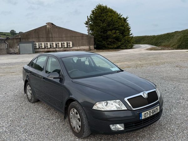 Skoda Octavia Hatchback, Petrol, 2007, Grey