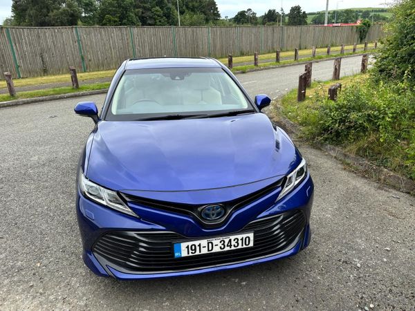 Toyota Camry Saloon, Petrol Hybrid, 2019, Blue