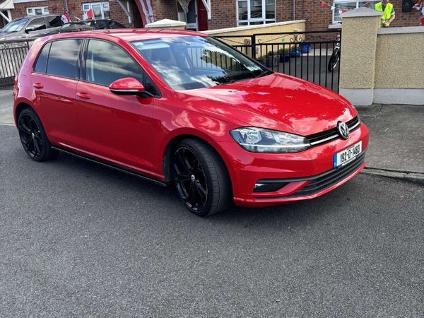 Volkswagen Golf Estate, Petrol, 2019, Red