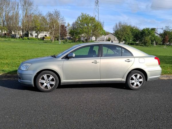 Toyota Avensis Hatchback, Petrol, 2005, Green