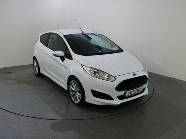 Ford Fiesta Hatchback, Diesel, 2014, White