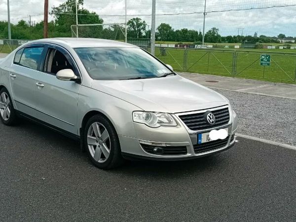 Volkswagen Passat Saloon, Diesel, 2010, Silver