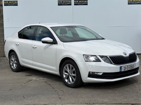 Skoda Octavia Saloon, Petrol, 2021, White