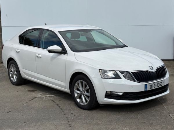 Skoda Octavia Saloon, Petrol, 2021, White