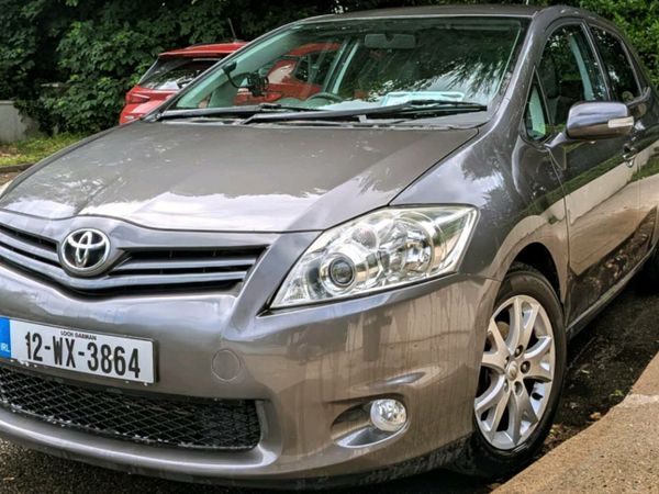 Toyota Auris Hatchback, Petrol, 2012, Grey
