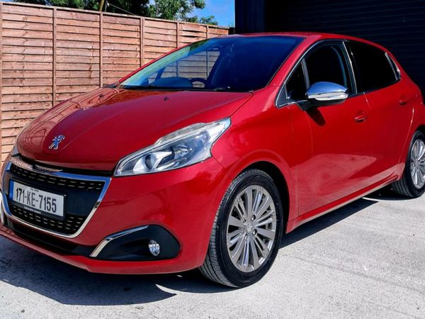 Peugeot 208 Hatchback, Petrol, 2017, Red