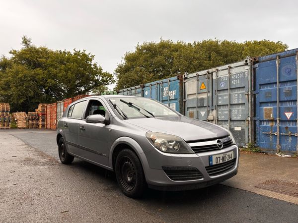 Opel Astra Hatchback, Petrol, 2007, Silver
