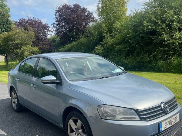 Volkswagen Passat Saloon, Diesel, 2013, Grey