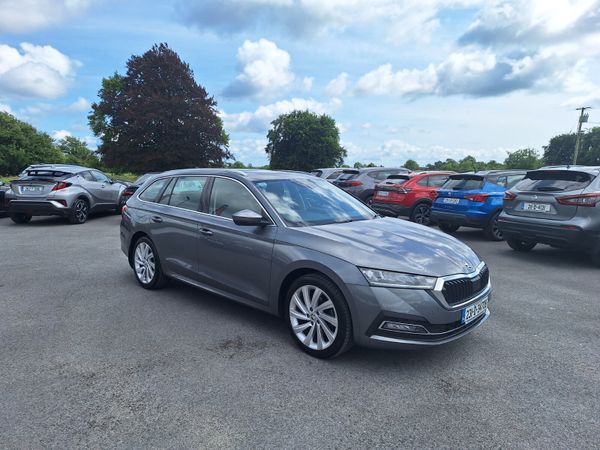 Skoda Octavia Estate, Diesel, 2023, Grey