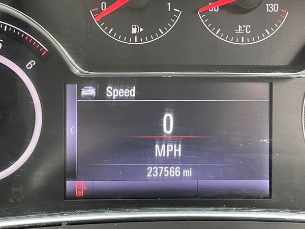 Vauxhall Insignia Hatchback, Diesel, 2014, Blue