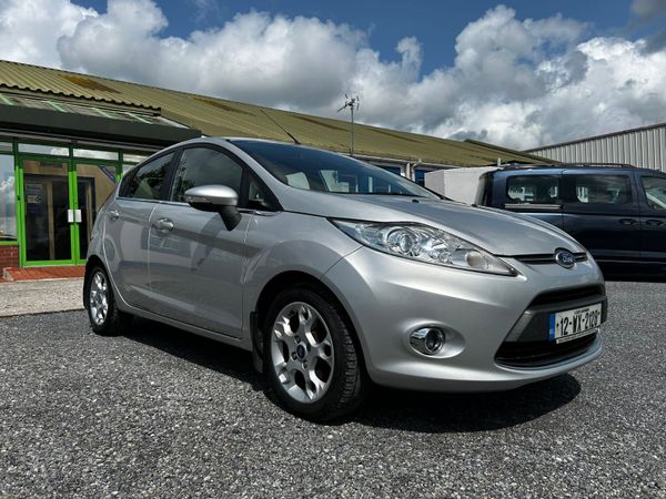 Ford Fiesta Hatchback, Petrol, 2012, Silver