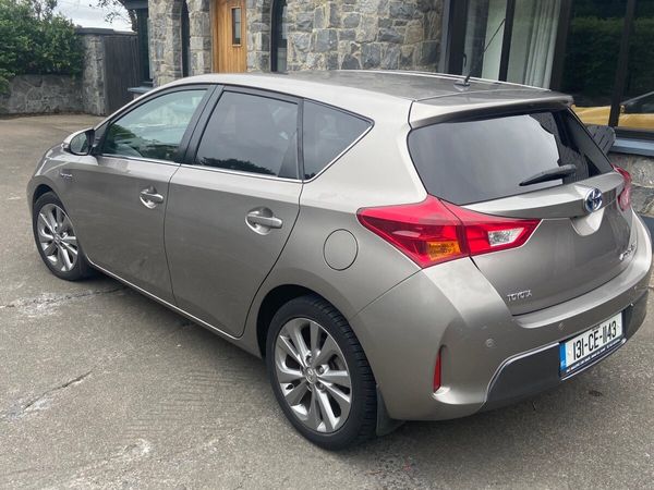 Toyota Auris MPV, Petrol Hybrid, 2013, Bronze