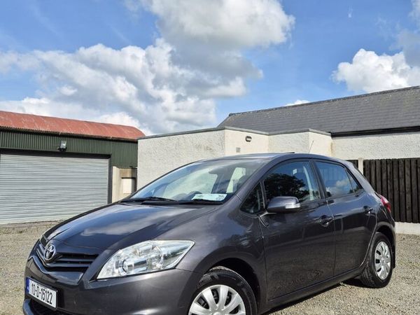 Toyota Auris Hatchback, Petrol, 2010, Grey
