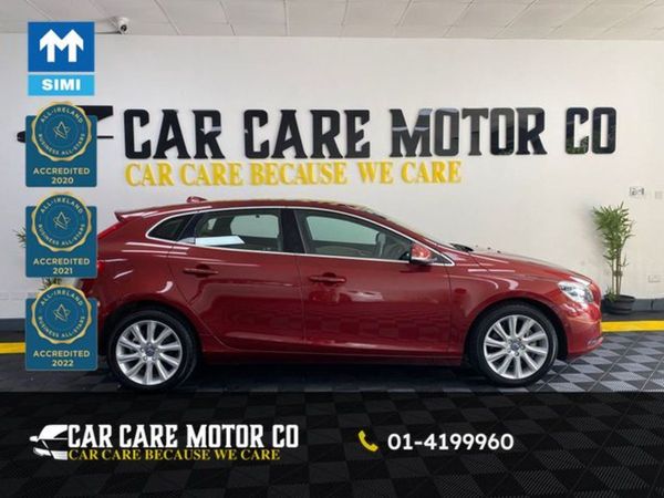 Volvo V40 Hatchback, Petrol, 2016, Red