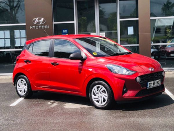 Hyundai i10 Hatchback, Petrol, 2022, Dragon Red