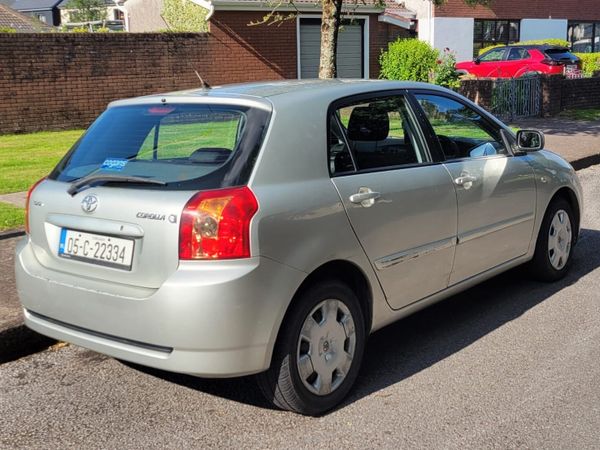 Toyota Corolla Hatchback, Petrol, 2005, Silver