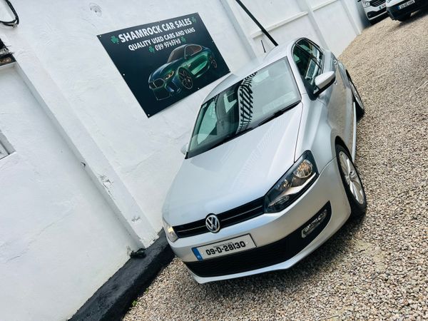 Volkswagen Polo Hatchback, Petrol, 2009, Silver