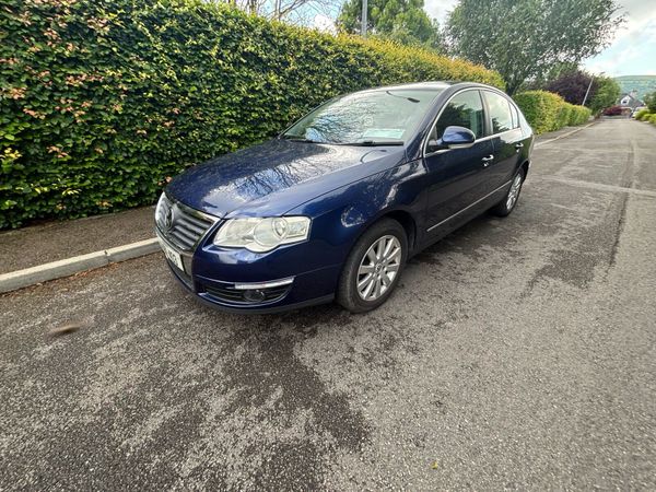 Volkswagen Passat Saloon, Petrol, 2010, Blue