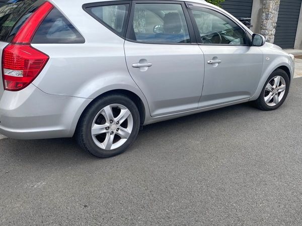 Kia Ceed MPV, Diesel, 2012, Silver