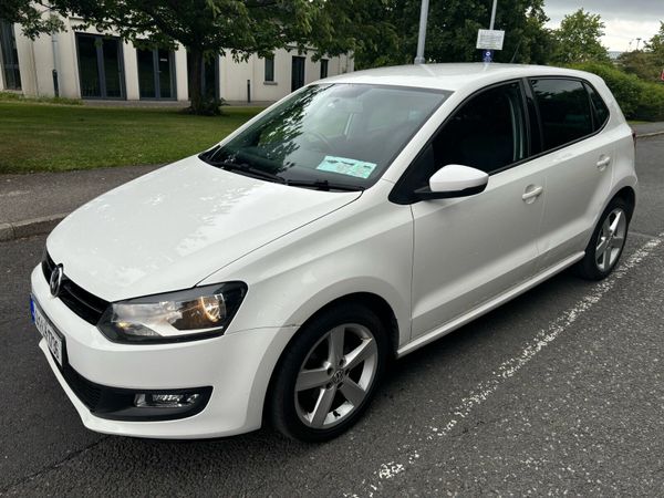 Volkswagen Polo Hatchback, Petrol, 2014, White