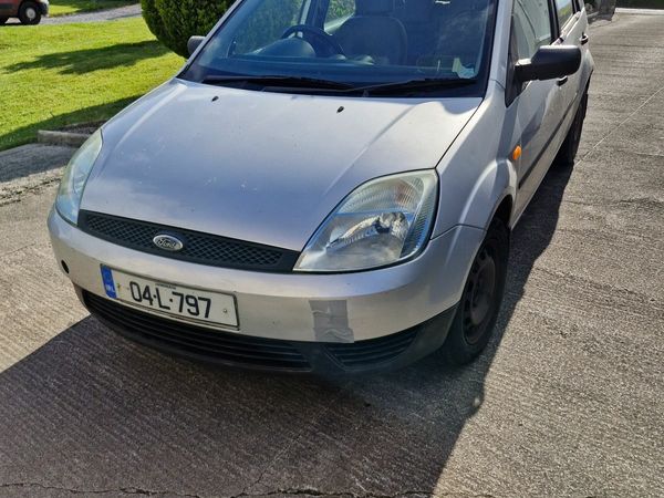 Ford Fiesta Hatchback, Petrol, 2004, Silver