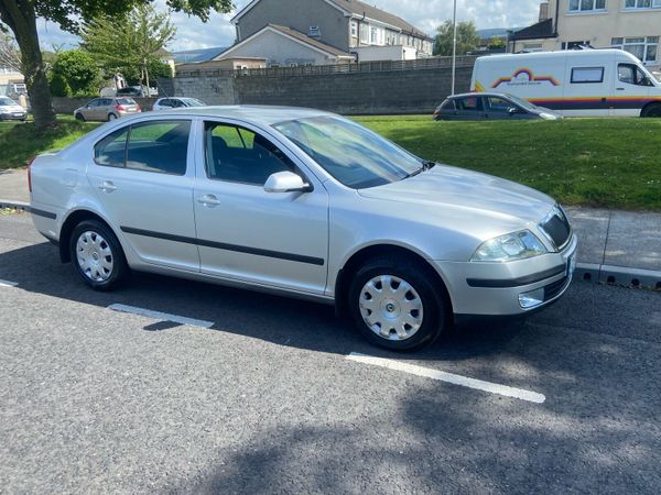 Skoda Octavia Hatchback, Petrol, 2007, Silver