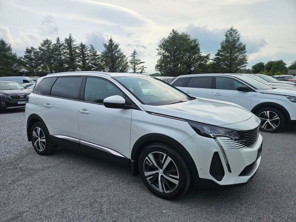 Peugeot 5008 MPV, Diesel, 2021, White