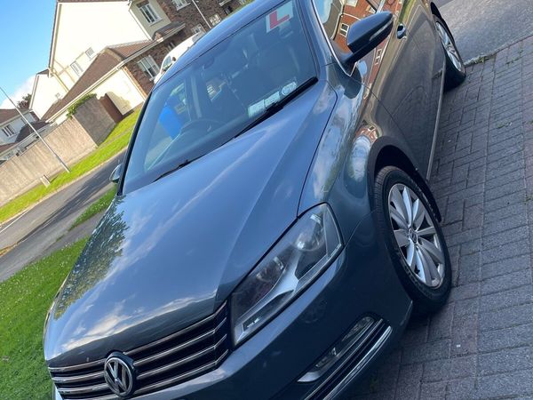 Volkswagen Passat Saloon, Diesel, 2013, Grey