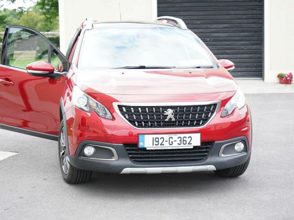 Peugeot 2008 Estate, Petrol, 2019, Red