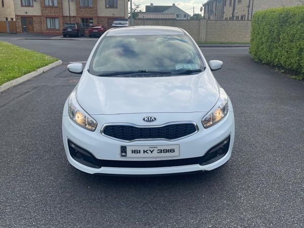 Kia Ceed Hatchback, Diesel, 2016, White