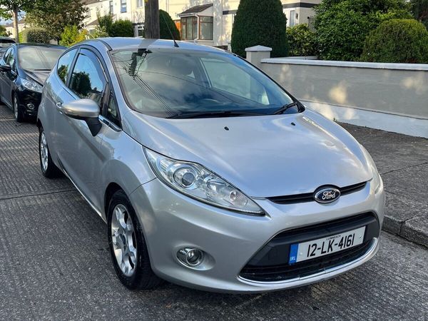 Ford Fiesta Hatchback, Petrol, 2012, Silver