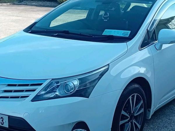 Toyota Avensis Saloon, Diesel, 2014, White