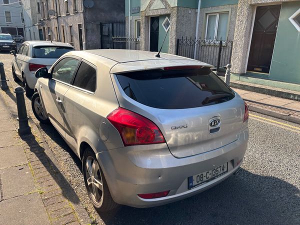 Kia Ceed Hatchback, Petrol, 2008, Silver