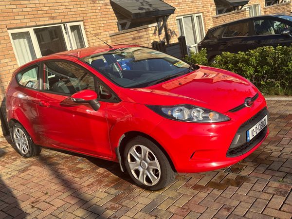 Ford Fiesta Hatchback, Petrol, 2010, Red