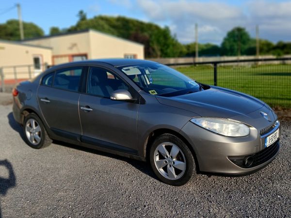 Renault Fluence Saloon, Diesel, 2011, Gold