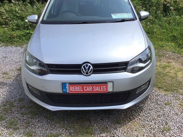 Volkswagen Polo Hatchback, Petrol, 2011, Silver